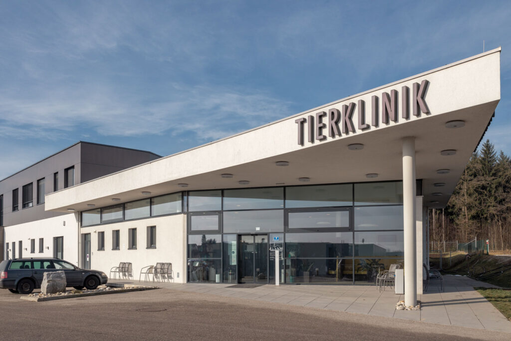 Außenansicht Tierklinik Sattledt
